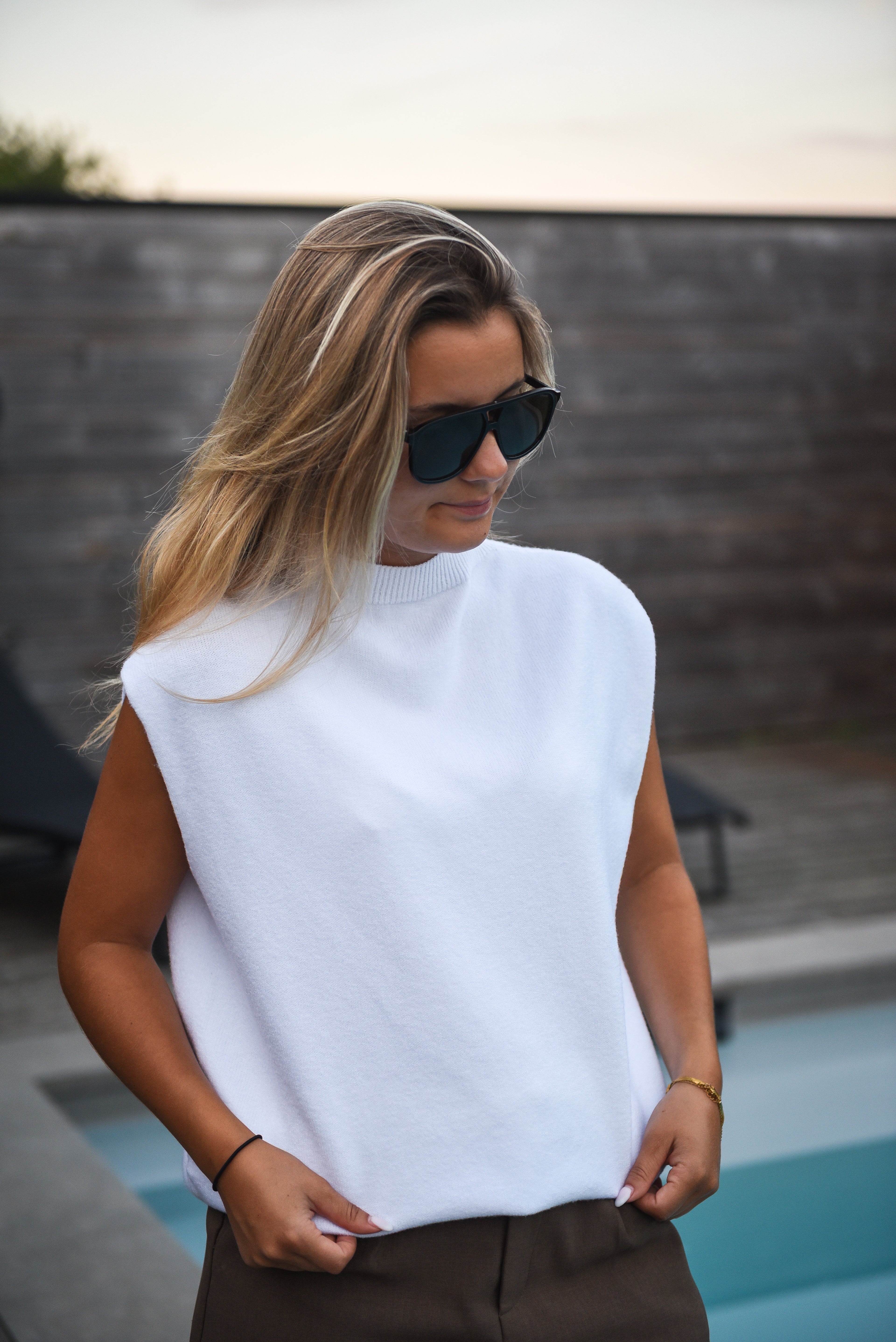 Zacht gebreid gilet met ronde hals