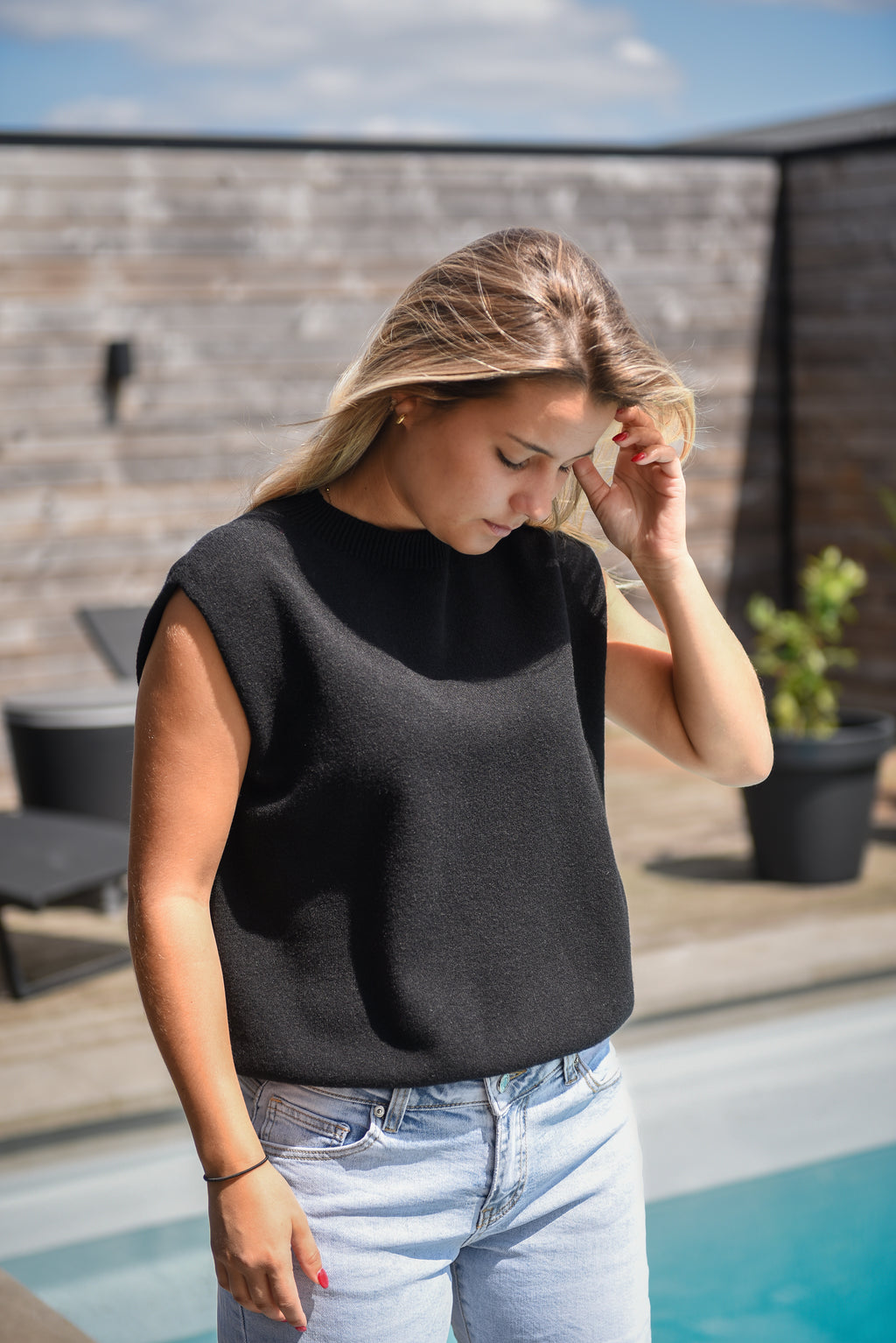Zacht gebreid gilet met ronde hals